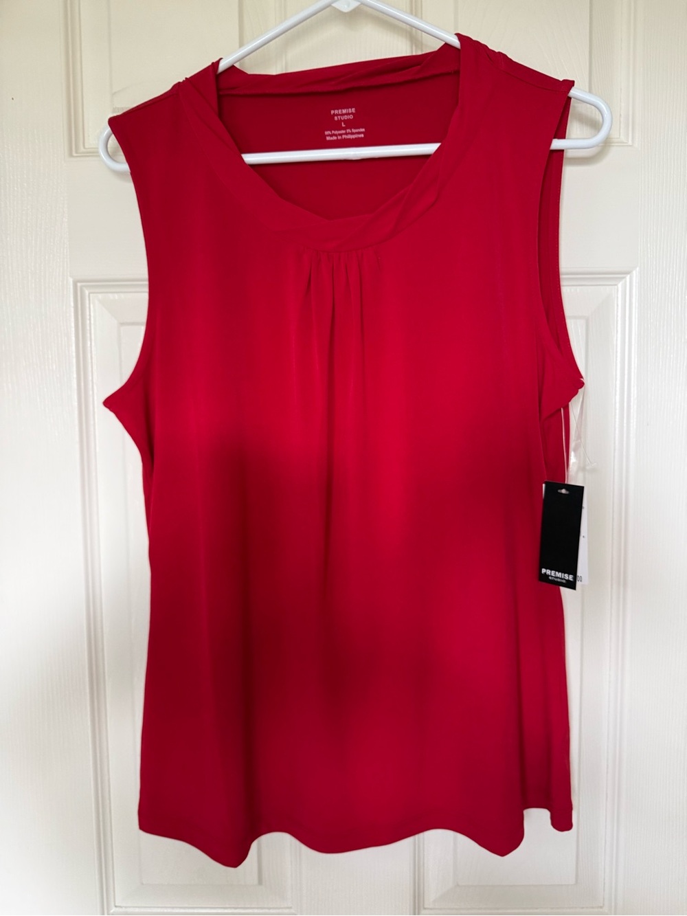 Premise Studio Red  Pleated Neck Top NWT sz Large